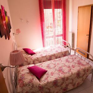 Zimmer mit zwei Einzelbetten